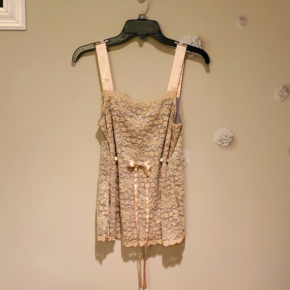 Lace cami, sleeveless, tank, beautiful top, never worn.